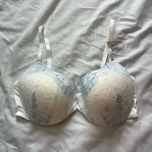 Maidenform Cream and Blue Seamless Bras Intimates